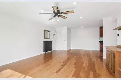 4704 Euclid Avenue #2D, Rolling Meadows, IL 60008 - Photo 4