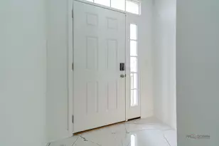 667 Hickory St, Mundelein, IL 60060 - Photo 2