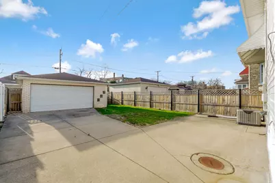 2326 Elmwood Avenue, Berwyn, IL 60402 - Photo 18