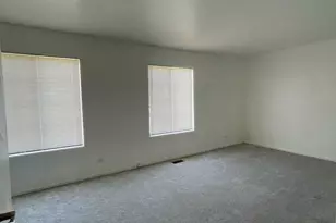 211 E Oneida Ave, Bartlett, IL 60103 - Photo 12