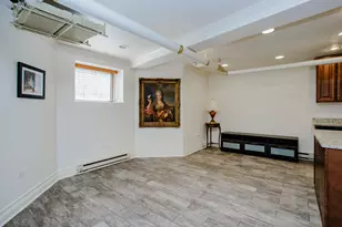 622 W Briar Pl, Chicago, IL 60657 - Photo 4