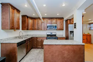 622 W Briar Pl, Chicago, IL 60657 - Photo 10