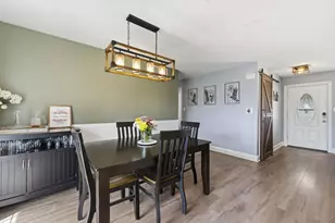 441 Walnut Ln, Elk Grove Village, IL 60007 - Photo 8