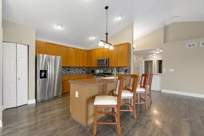 28621 Wagon Trail Road, Lakemoor, IL 60051 - Photo 6