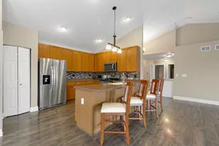 28621 Wagon Trail Rd, Lakemoor, IL 60051 - Photo 6