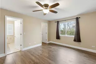 28621 Wagon Trail Rd, Lakemoor, IL 60051 - Photo 10