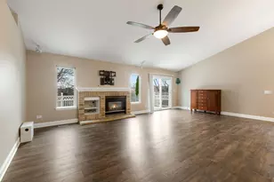 28621 Wagon Trail Rd, Lakemoor, IL 60051 - Photo 4