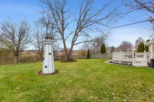 28621 Wagon Trail Rd, Lakemoor, IL 60051 - Photo 20