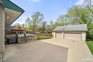 1117 Douglas Ave, Aurora, IL 60505 - Photo 18