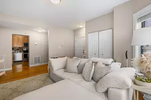 901 W Cornelia Ave, Chicago, IL 60657 - Photo 6