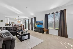 12475 Carver Ln, Huntley, IL 60142 - Photo 4