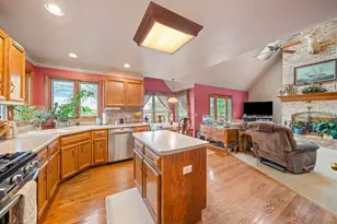 520 Rees St, Hinckley, IL 60520 - Photo 10