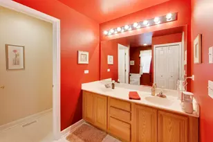 5660 Trinity Ct, Gurnee, IL 60031 - Photo 18