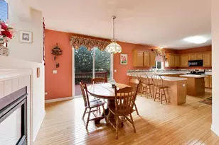 5660 Trinity Ct, Gurnee, IL 60031 - Photo 10