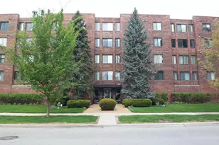 110 S Dunton Ave, Arlington Heights, IL 60005 - Photo 1