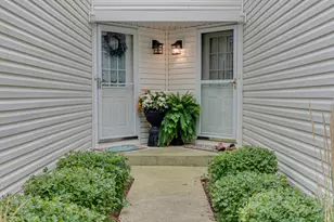 2417 Stoughton Cir, Aurora, IL 60502 - Photo 10