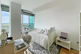 9655 Woods Dr, Skokie, IL 60077 - Photo 8