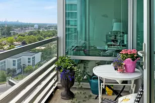 9655 Woods Dr, Skokie, IL 60077 - Photo 10