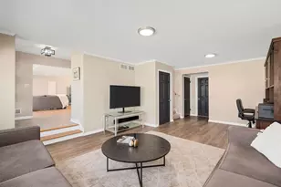 452 E Adams St, Elmhurst, IL 60126 - Photo 8