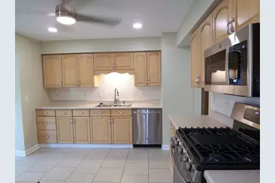 3835 Winston Drive, Hoffman Estates, IL 60192 - Photo 6