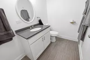 410 Standish St, Elgin, IL 60123 - Photo 24