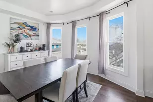 410 Standish St, Elgin, IL 60123 - Photo 20