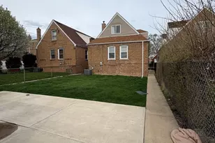 10032 S Calumet Ave, Chicago, IL 60628 - Photo 18