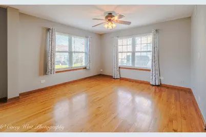 3049 Renard Lane, Saint Charles, IL 60175 - Photo 6