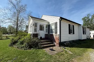 712 S Virginia Ave, Marion, IL 62959 - Photo 2