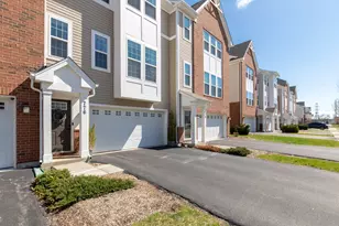 776 Rockwell Ln, Des Plaines, IL 60016 - Photo 2