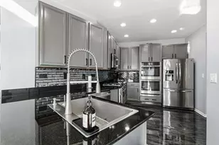 737 W St Johns Pl, Addison, IL 60101 - Photo 4