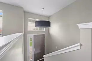 512 Lincoln Station Dr, Oswego, IL 60543 - Photo 2