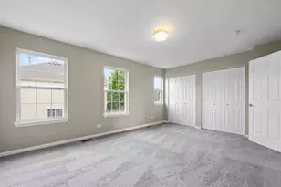 512 Lincoln Station Dr, Oswego, IL 60543 - Photo 8