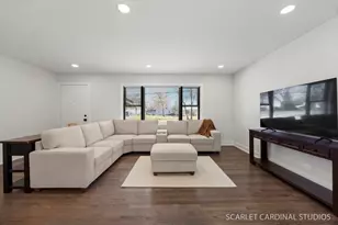 22W080 Valleyview Dr, Glen Ellyn, IL 60137 - Photo 4