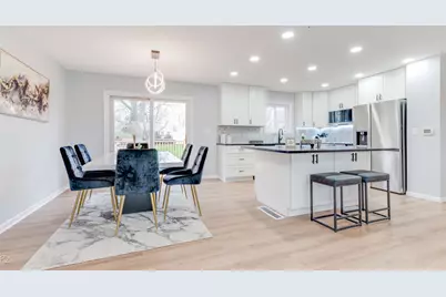 2712 Mohawk Avenue, Woodridge, IL 60517 - Photo 6