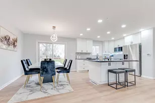 2712 Mohawk Ave, Woodridge, IL 60517 - Photo 6