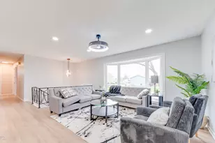 2712 Mohawk Ave, Woodridge, IL 60517 - Photo 8