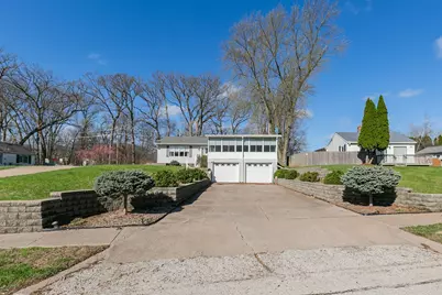 3215 53rd Street, Moline, IL 61265 - Photo 2