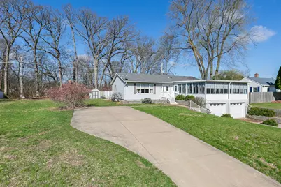 3215 53rd Street, Moline, IL 61265 - Photo 1