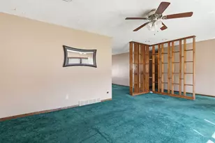 3215 53rd St, Moline, IL 61265 - Photo 8