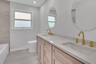 730 Castlewood Ln, Deerfield, IL 60015 - Photo 12