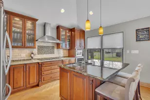 730 Castlewood Ln, Deerfield, IL 60015 - Photo 6