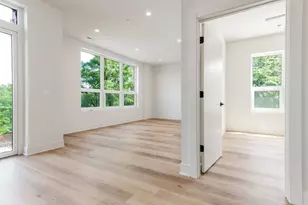 224 S Ashland Ave, Chicago, IL 60607 - Photo 2