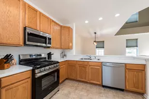 368 S Litchfield Dr, Round Lake, IL 60073 - Photo 12