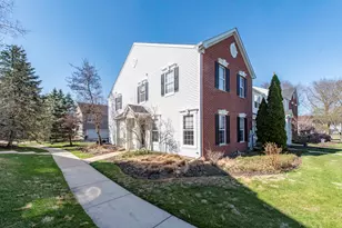 368 S Litchfield Dr, Round Lake, IL 60073 - Photo 2