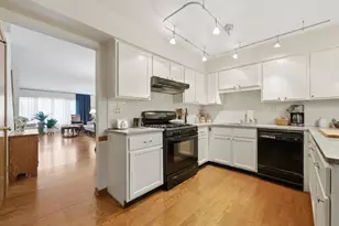 312 Brookdale Dr, Bloomingdale, IL 60108 - Photo 6