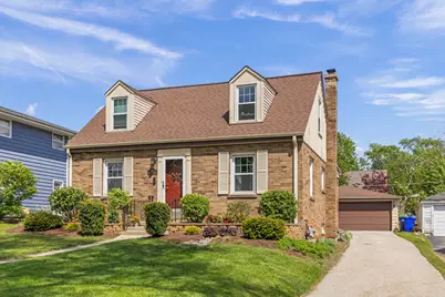 919 N President Street, Wheaton, IL 60187 - Photo 2