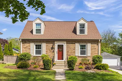 919 N President Street, Wheaton, IL 60187 - Photo 1