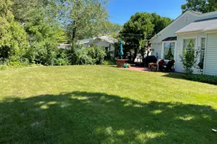 2546 Laurel Ln, Wilmette, IL 60091 - Photo 2
