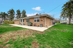 131 Village Dr, Northlake, IL 60164 - Photo 24
